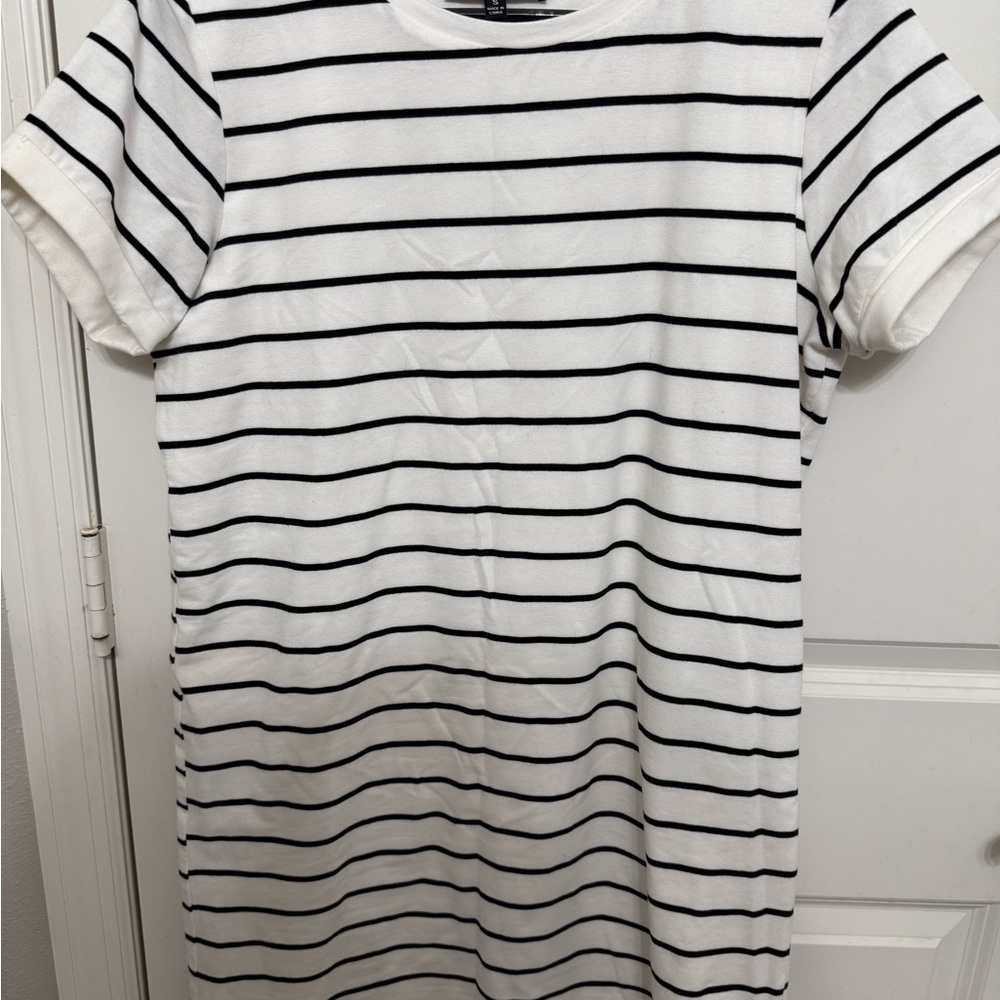 Lulu's Black and White Striped Short Sleeve Dress